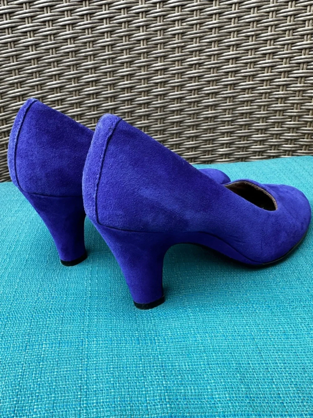 AEROSOLES bold royal